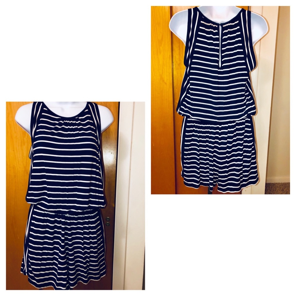 🔴SOLD🔴 MAX STUDIO DARK NAVY & WHITE STRIPED